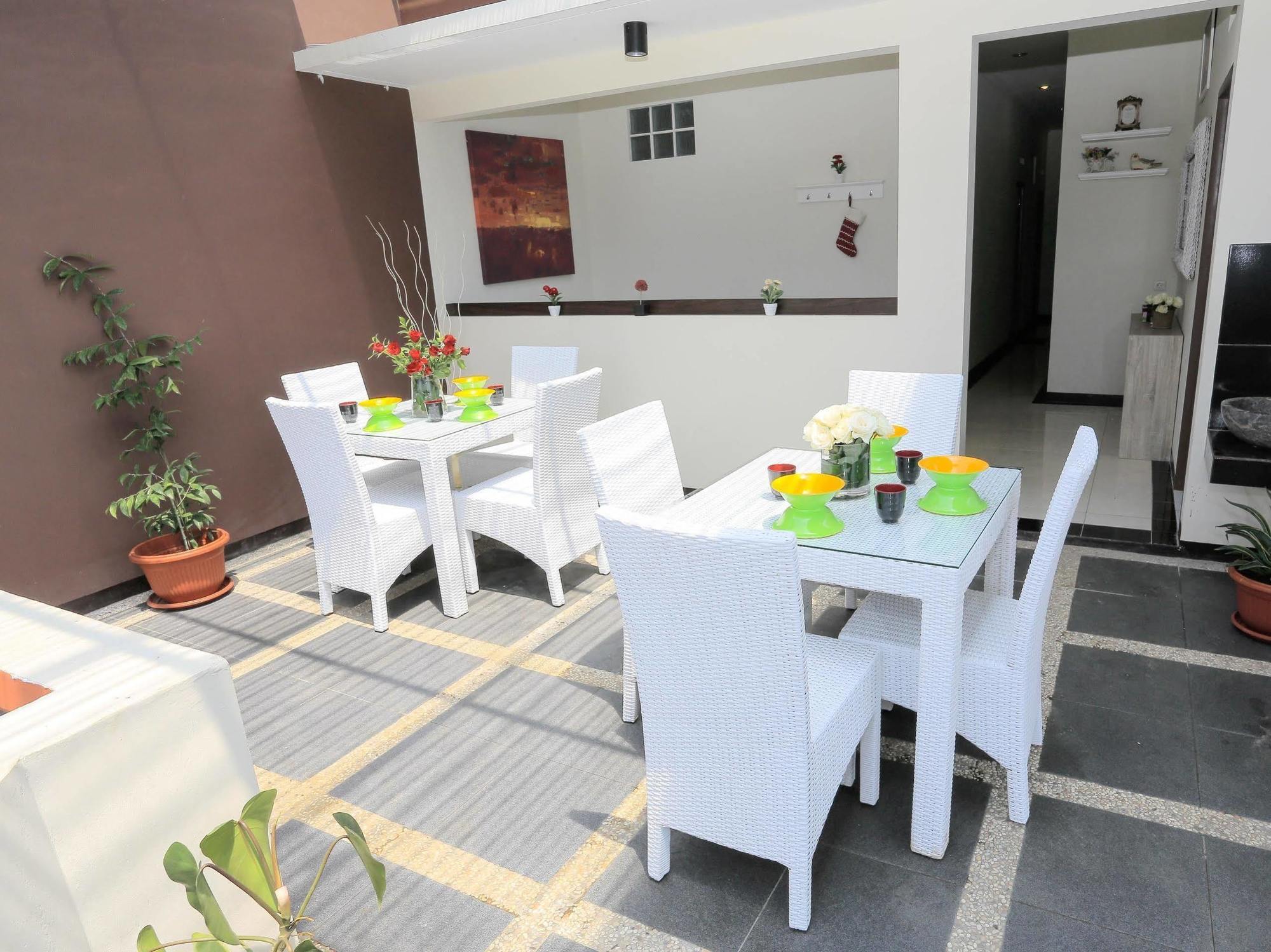 Bantal Guling Pasar Baru Hotel Bandung Ngoại thất bức ảnh