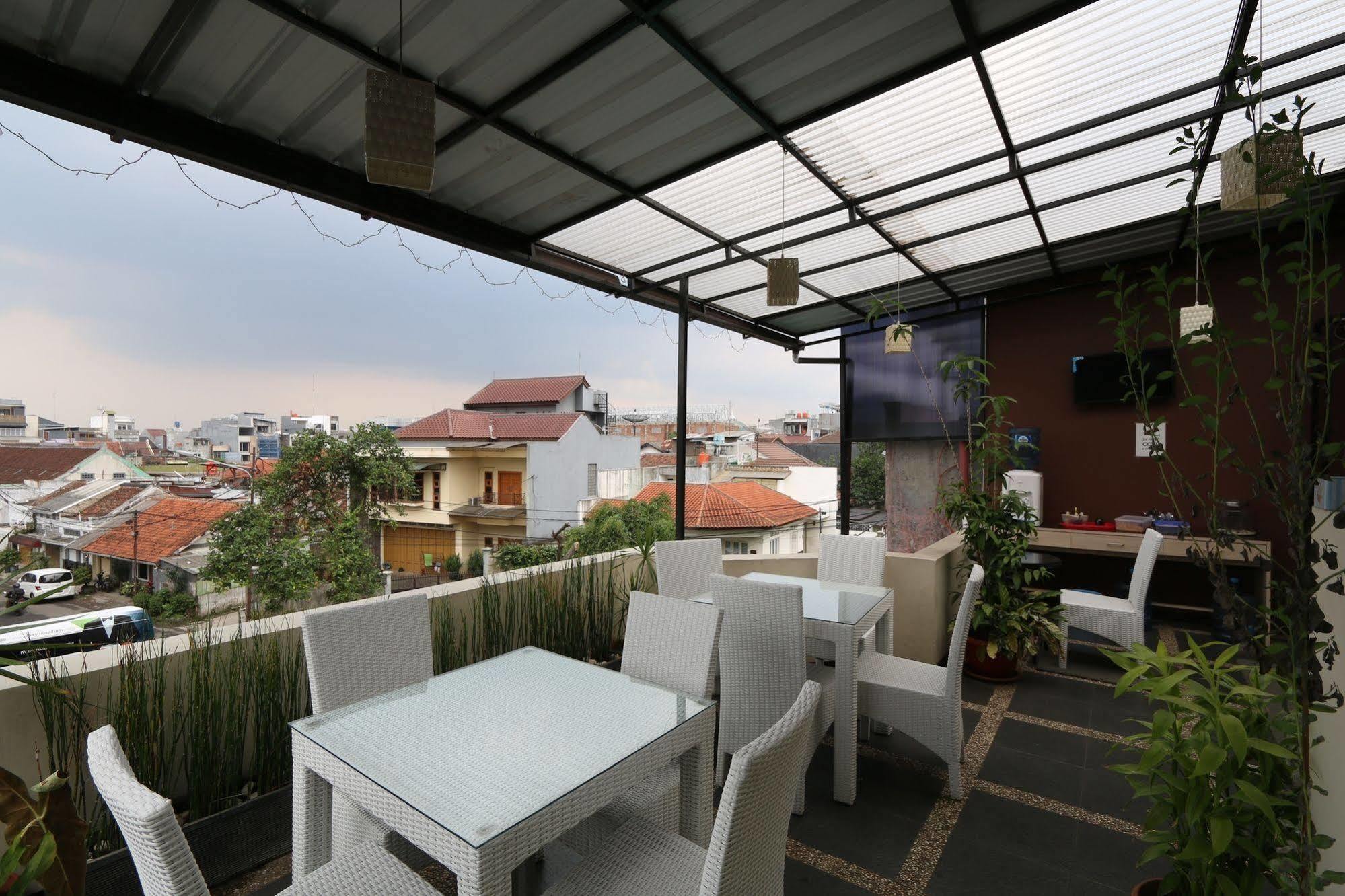 Bantal Guling Pasar Baru Hotel Bandung Ngoại thất bức ảnh