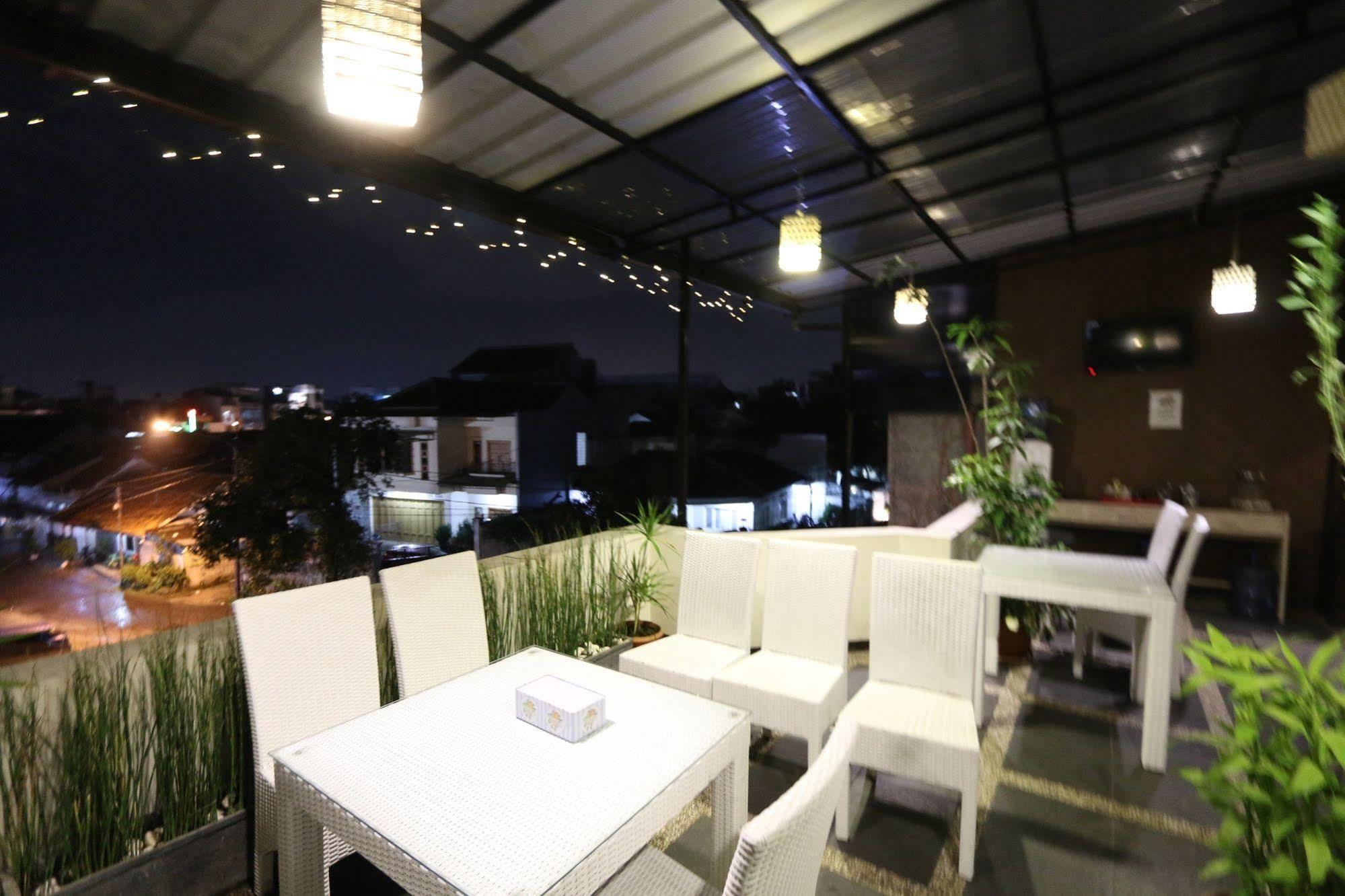 Bantal Guling Pasar Baru Hotel Bandung Ngoại thất bức ảnh